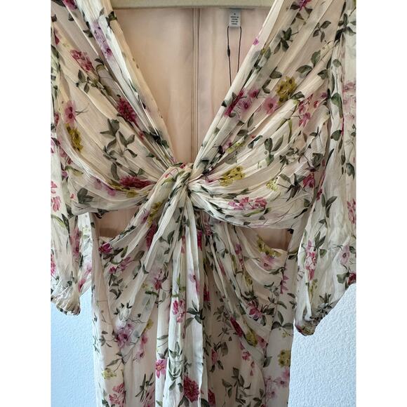 ML Monique Lhuillier | Floral Pleated Chiffon Gown - Picture 5 of 9